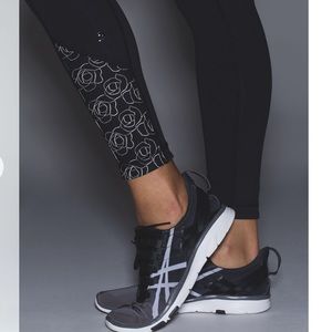 Lululemon Lucent ankle reflective size 4